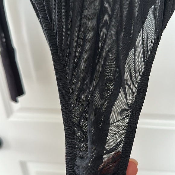 Elegant Black Mesh Long Sleeve body suite with snaps only wore - Picture 5 of 7